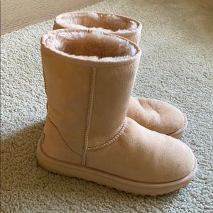 UGG Classic Short Boot in Light Pink Size 7